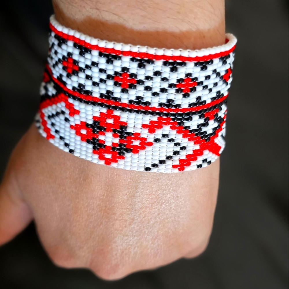 Bidding bracelet. Hand made with love ❤️